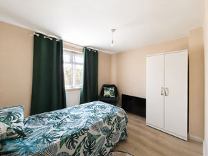 Bedroom- click for photo gallery